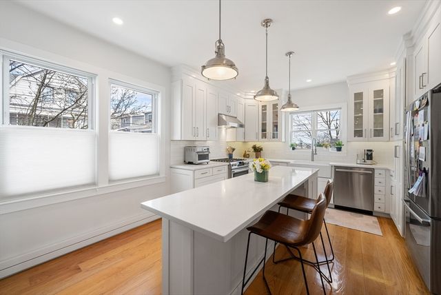 25 Fenwick St 1, Somerville, MA 02145