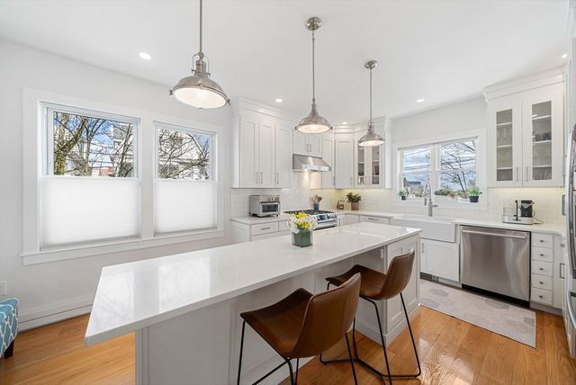 25 Fenwick St 1, Somerville, MA 02145