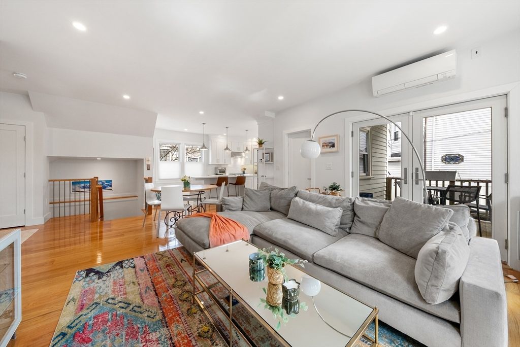 25 Fenwick St 1, Somerville, MA 02145