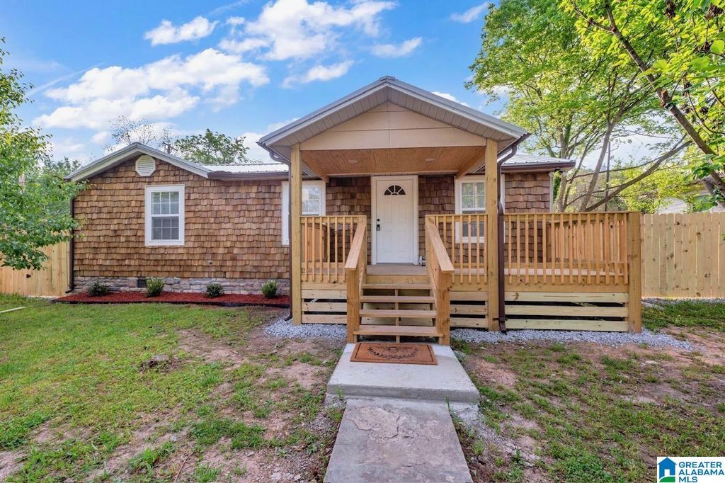300 6TH STREET, Docena, AL 35060
