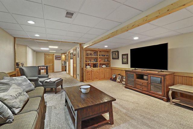 1212 Laurel LANE, Kansasville, WI 53139