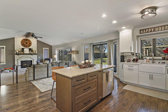 1212 Laurel LANE, Kansasville, WI 53139