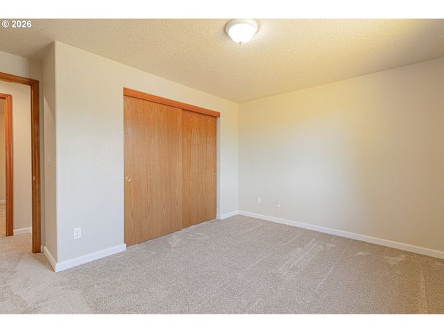 1729 HARTFORD Dr, Forest Grove, OR 97116