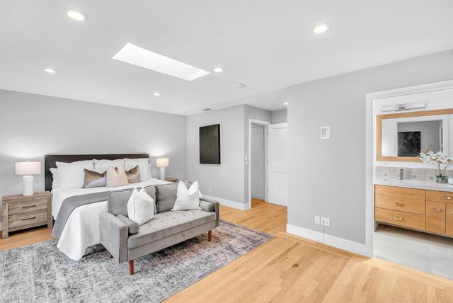2204 Roosevelt Avenue, Redwood City, CA 94061