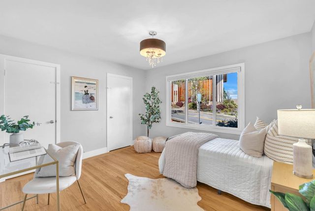 2204 Roosevelt Avenue, Redwood City, CA 94061