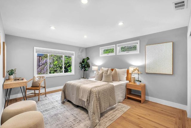 2204 Roosevelt Avenue, Redwood City, CA 94061