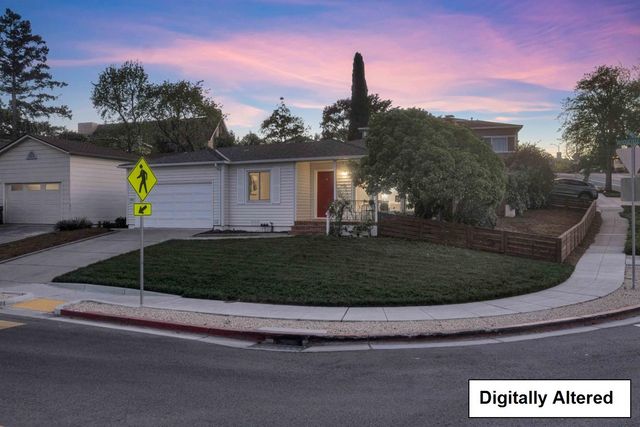 2204 Roosevelt Avenue, Redwood City, CA 94061