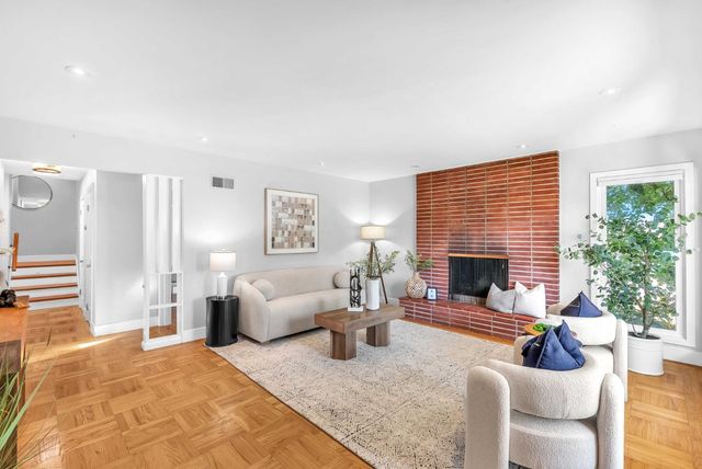 2204 Roosevelt Avenue, Redwood City, CA 94061