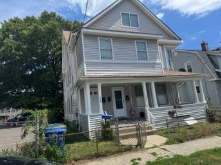 174 Pixlee Place 3rd Floor, Bridgeport, CT 06610
