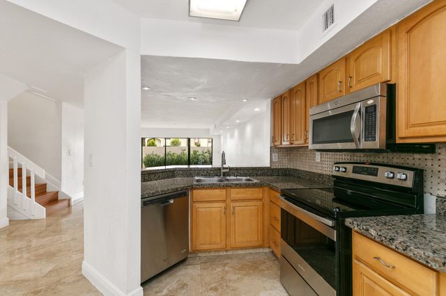 3530 Magellan Circle 613, Aventura, FL 33180
