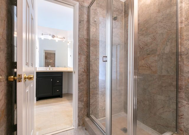 3530 Magellan Circle 613, Aventura, FL 33180