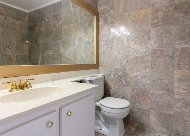 3530 Magellan Circle 613, Aventura, FL 33180