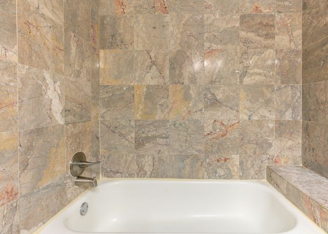 3530 Magellan Circle 613, Aventura, FL 33180