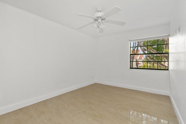 3530 Magellan Circle 613, Aventura, FL 33180