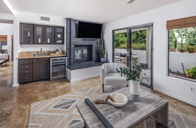 7415 Brava Street, Carlsbad, CA 92009