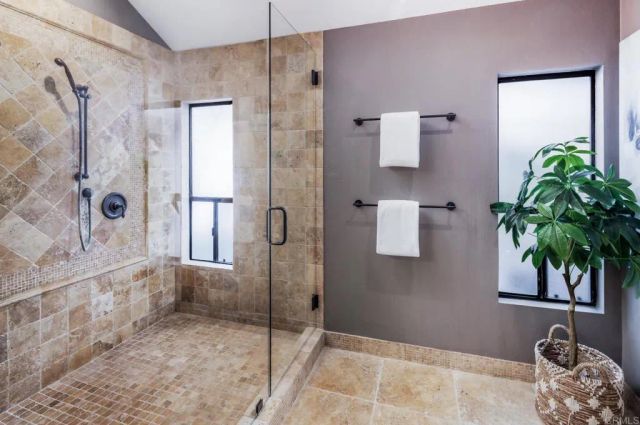 7415 Brava Street, Carlsbad, CA 92009