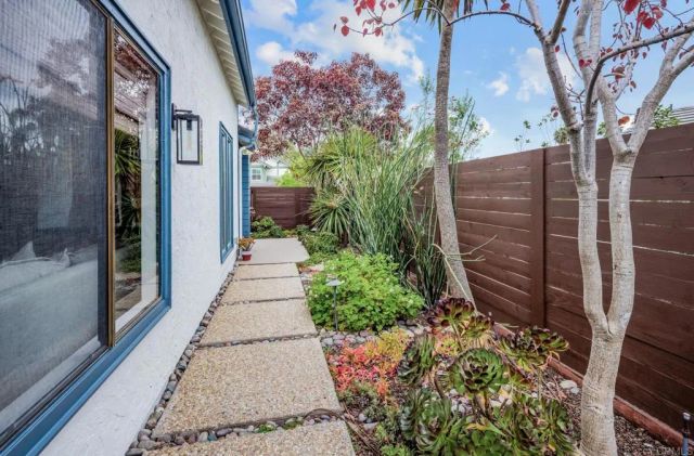 7415 Brava Street, Carlsbad, CA 92009