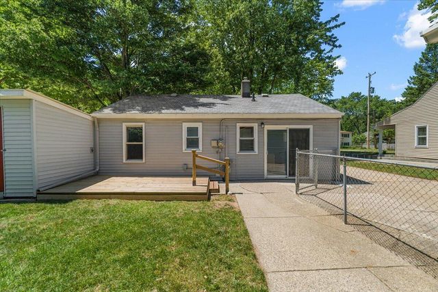 3736 Groveland Avenue SW, Wyoming, MI 49519