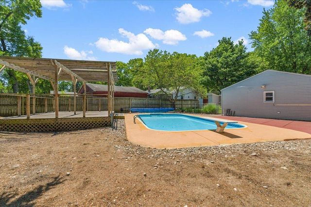 3736 Groveland Avenue SW, Wyoming, MI 49519