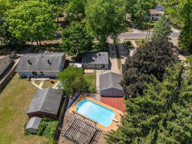 3736 Groveland Avenue SW, Wyoming, MI 49519