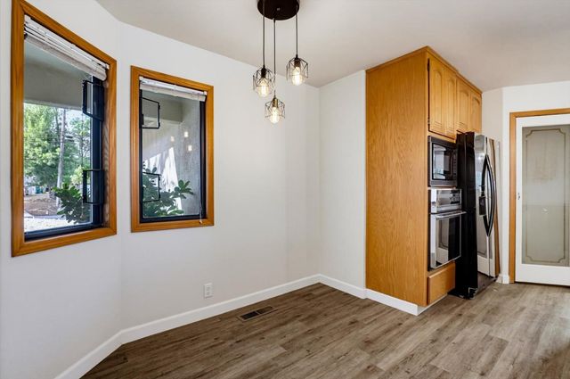 18098 Lake Forest Dr, Penn Valley, CA 95946