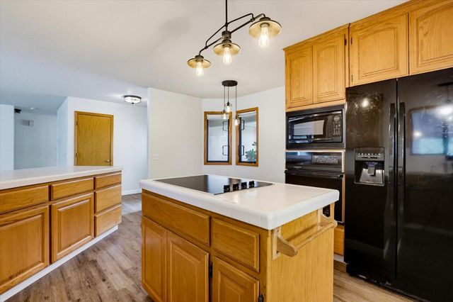 18098 Lake Forest Dr, Penn Valley, CA 95946