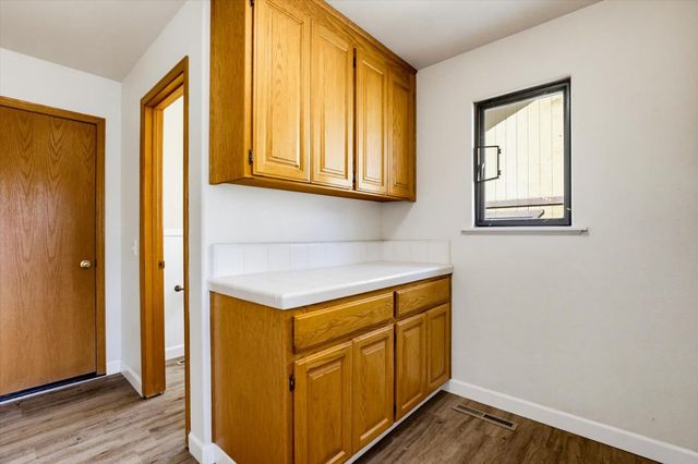 18098 Lake Forest Dr, Penn Valley, CA 95946