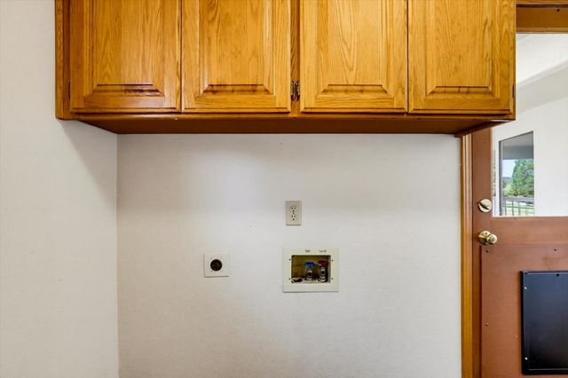 18098 Lake Forest Dr, Penn Valley, CA 95946