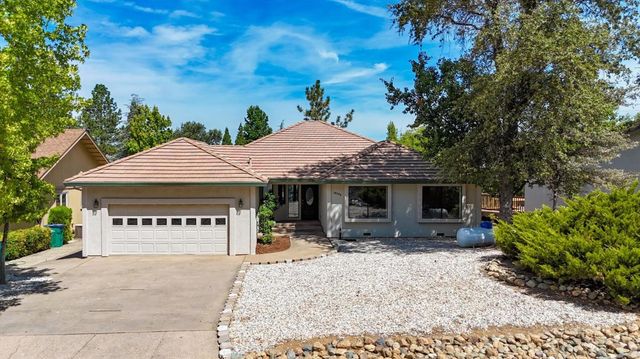 18098 Lake Forest Dr, Penn Valley, CA 95946