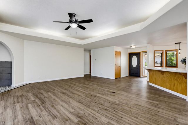 18098 Lake Forest Dr, Penn Valley, CA 95946