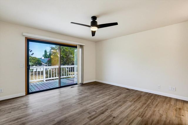 18098 Lake Forest Dr, Penn Valley, CA 95946