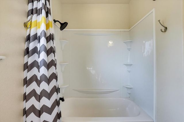 18098 Lake Forest Dr, Penn Valley, CA 95946