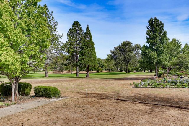 18098 Lake Forest Dr, Penn Valley, CA 95946