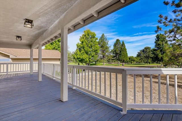 18098 Lake Forest Dr, Penn Valley, CA 95946