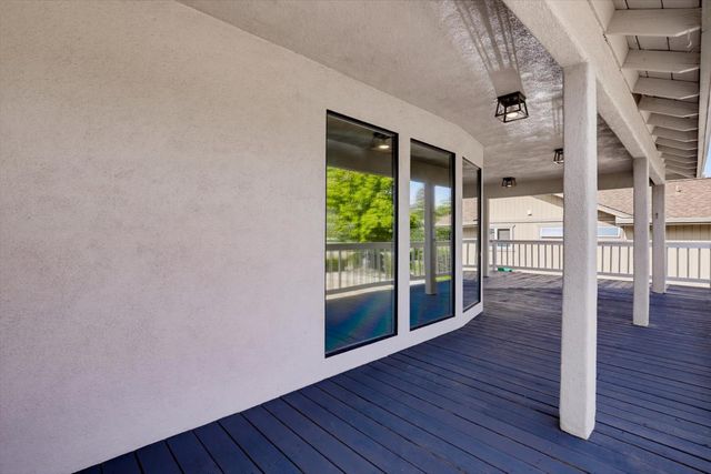 18098 Lake Forest Dr, Penn Valley, CA 95946
