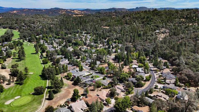 18098 Lake Forest Dr, Penn Valley, CA 95946