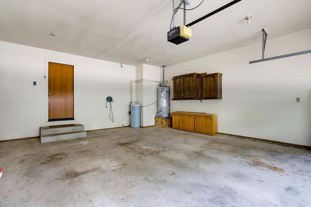 18098 Lake Forest Dr, Penn Valley, CA 95946