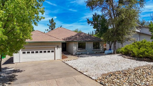18098 Lake Forest Dr, Penn Valley, CA 95946