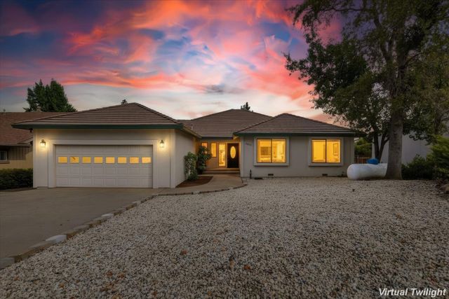 18098 Lake Forest Dr, Penn Valley, CA 95946