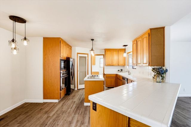 18098 Lake Forest Dr, Penn Valley, CA 95946