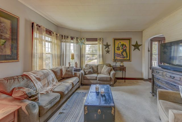 1583 East Avenue, Crete, IL 60417