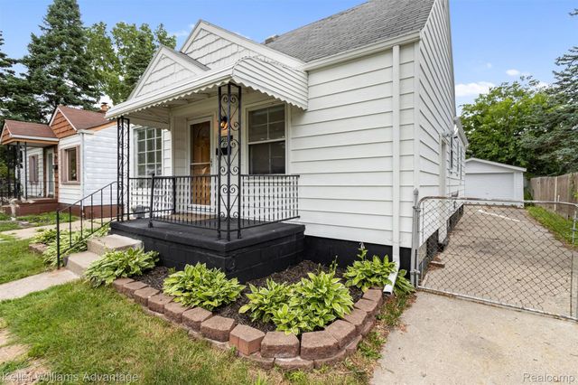 21140 Eastwood Boulevard, Warren, MI 48089