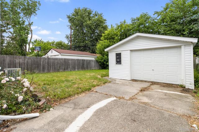 21140 Eastwood Boulevard, Warren, MI 48089