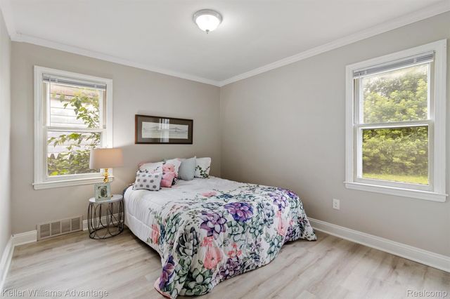 21140 Eastwood Boulevard, Warren, MI 48089