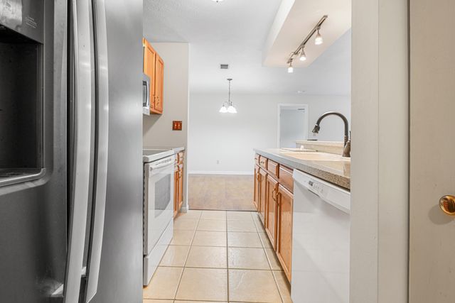 210 Willowbrook Ct Court, 7, Wilder, KY 41071