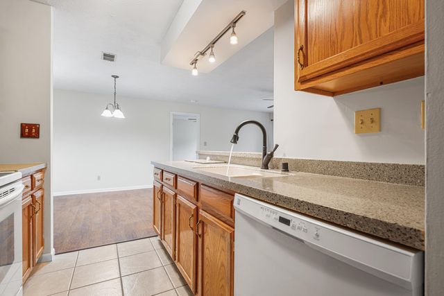 210 Willowbrook Ct Court, 7, Wilder, KY 41071