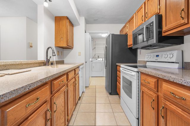 210 Willowbrook Ct Court, 7, Wilder, KY 41071