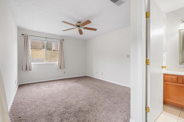 210 Willowbrook Ct Court, 7, Wilder, KY 41071