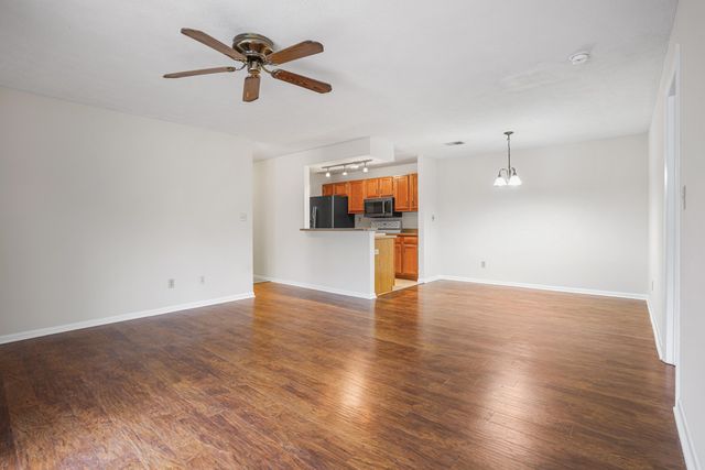 210 Willowbrook Ct Court, 7, Wilder, KY 41071