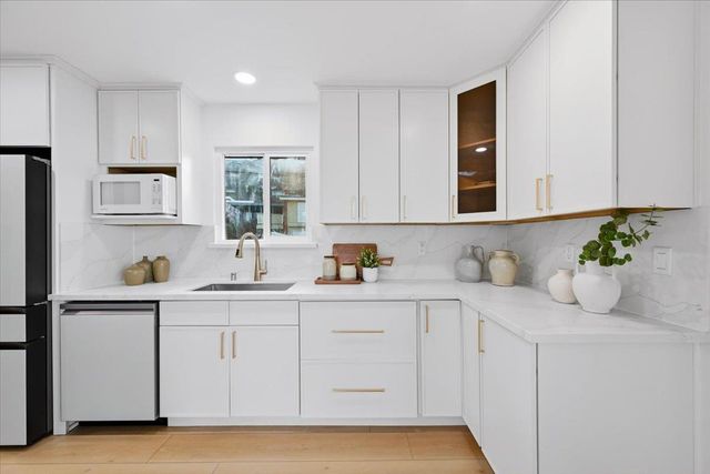 1609 Molitor Road, Belmont, CA 94002